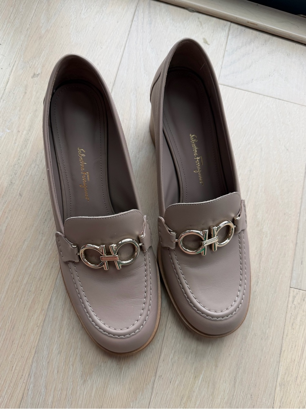 Salvatore Ferragamo Blush Nude Leather Horsebit Loafers - Picture 2 of 9